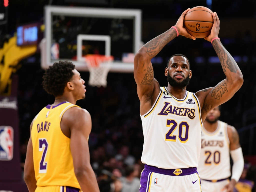 更在备受关 更在备受关